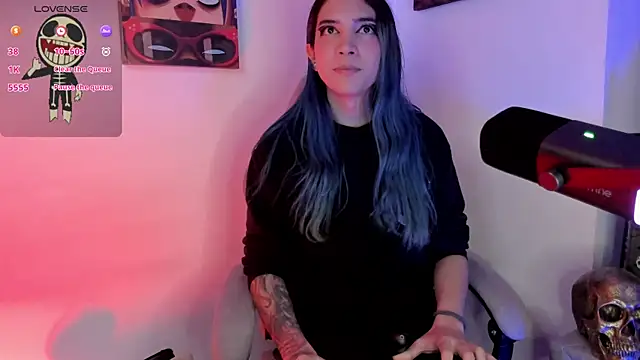 sofi pretty uwu- online show from April 2026 04:38:02 PM