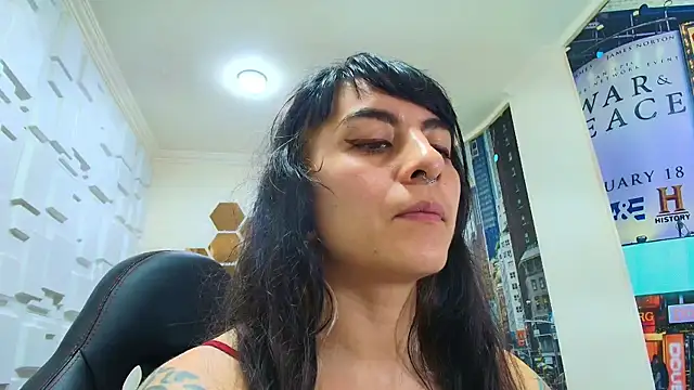 Naughty Kittenm online show from April 2026 11:33:01 AM