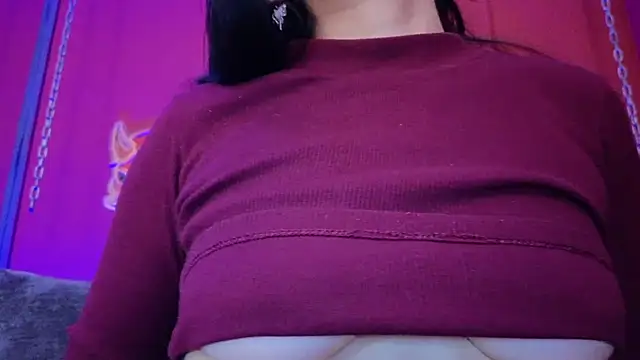 Julieta Russell online show from March 2026 12:02:02 PM