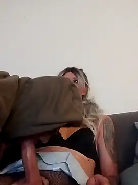 AlexiaXXL online show from April 2026 11:37:02 PM