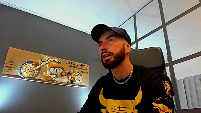 Snapshot of AronGrant chatting on June 2026 08:17:01 AM AronGrant online show from June 2026 08:17:01 AM