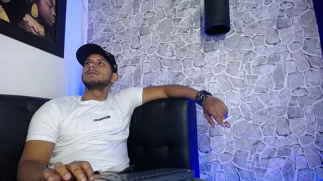 Snapshot of Chris_Dick23 chatting on July 2026 05:10:01 AM Chris Dick23 online show from July 2026 05:10:01 AM