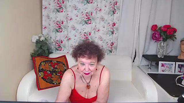 Snapshot of YourHotGranny chatting on June 2026 10:25:02 AM YourHotGranny online show from June 2026 10:25:02 AM