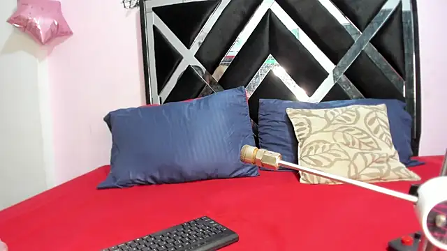 GabyyJones online show from July 2026 01:43:01 AM