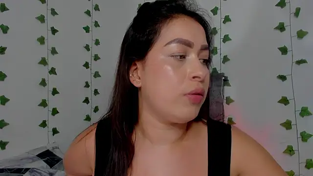 Miaa Garcia online show from April 2026 10:05:01 PM