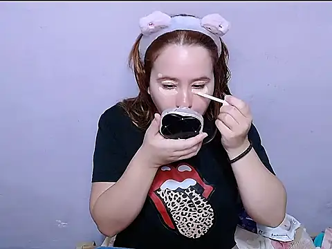 SubLayla01 online show from May 2026 06:23:02 PM