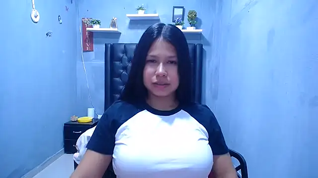 Letty Plugxo online show from July 2026 12:57:02 PM