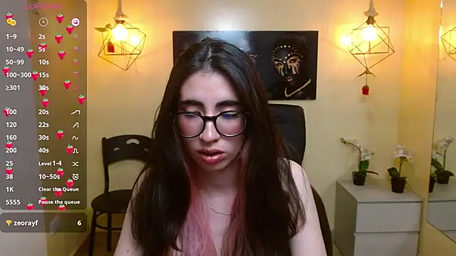 Snapshot of LenaRoses chatting on February 2025 10:53:02 PM LenaRoses online show from February 2025 10:53:02 PM