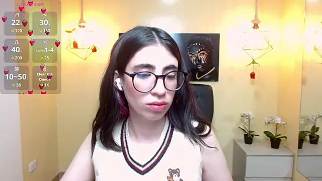 Snapshot of LenaRoses chatting on March 2025 11:47:02 PM LenaRoses online show from March 2025 11:47:02 PM