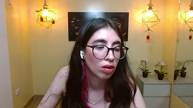 Snapshot of LenaRoses chatting on March 2025 02:51:02 AM LenaRoses online show from March 2025 02:51:02 AM