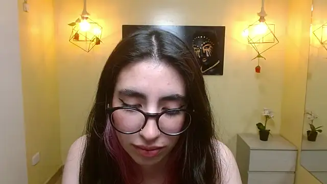 Snapshot of LenaRoses chatting on March 2025 10:37:02 PM LenaRoses online show from March 2025 10:37:02 PM