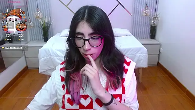 Snapshot of LenaRoses chatting on October 2025 08:18:01 PM LenaRoses online show from October 2025 08:18:01 PM