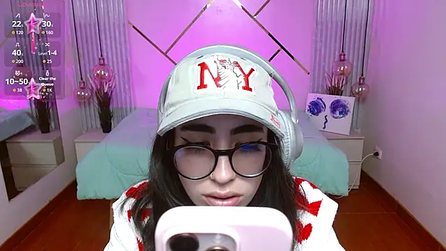 Snapshot of LenaRoses chatting on January 2026 07:52:02 PM LenaRoses online show from January 2026 07:52:02 PM