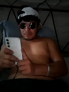 GusssHOT online show from October 2025 10:07:01 PM