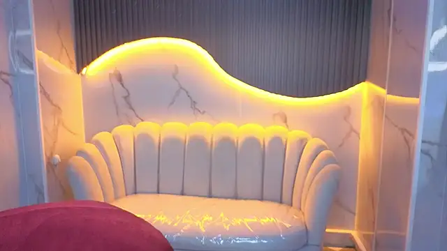 victoria castillo b online show from February 2026 07:43:01 PM