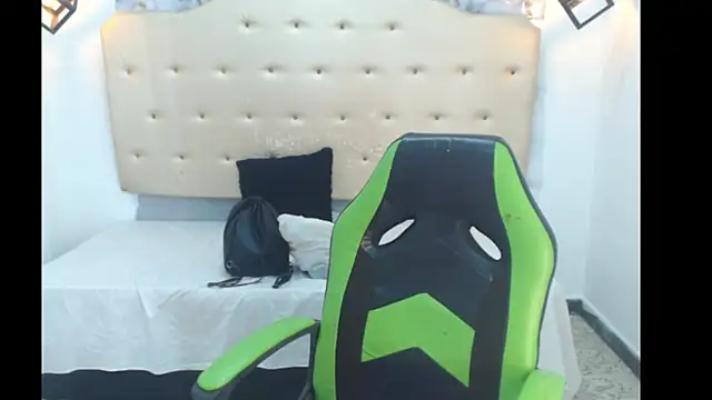 Kathiasaints online show from April 2026 09:09:01 PM