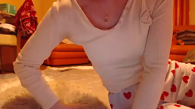 LovelyAndraGirl online show from April 2026 01:41:02 PM