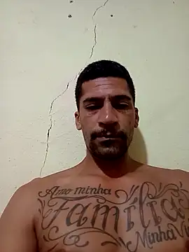 adriabis013 online show from April 2026 05:52:01 PM