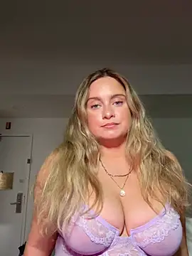 Sophie Raegan online show from March 2026 07:44:01 PM