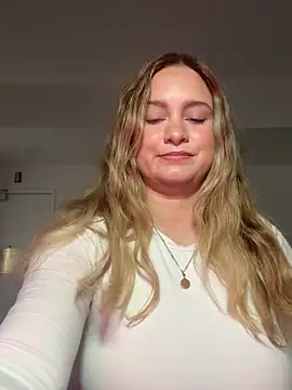 Sophie Raegan online show from March 2026 07:42:02 PM