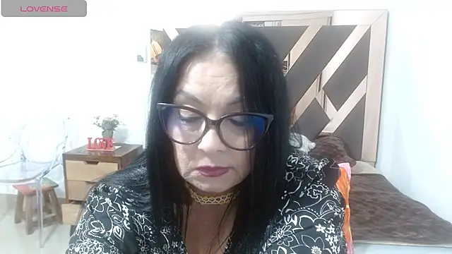 lindaesmeralda online show from March 2026 04:54:01 PM