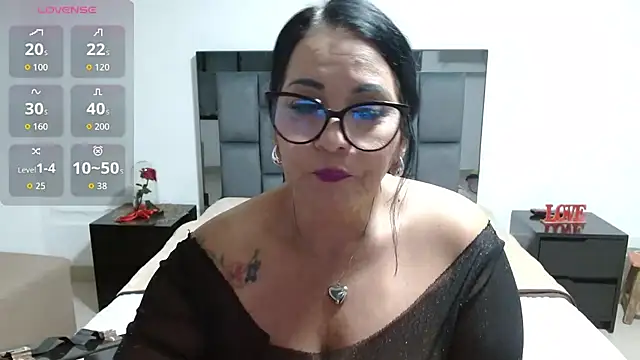 lindaesmeralda online show from July 2026 11:05:02 AM