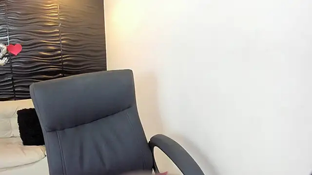 sofia 44 online show from November 2025 01:11:02 PM