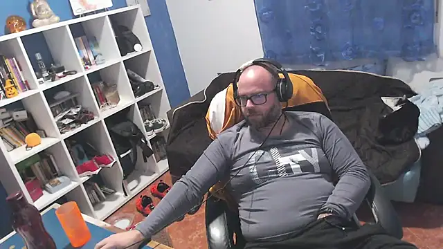 ravingr4d4 online show from October 2025 12:00:01 AM