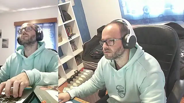 ravingr4d4 online show from November 2025 12:59:03 PM