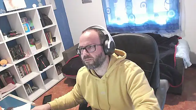 ravingr4d4 online show from December 2025 12:58:02 PM