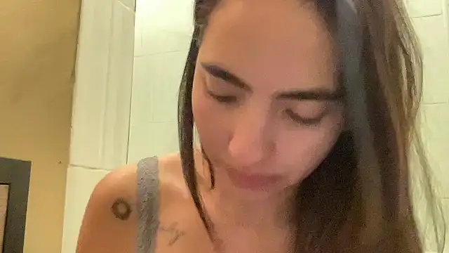 Snapshot of Sophi__a chatting on January 2026 02:11:01 PM Sophi a online show from January 2026 02:11:01 PM