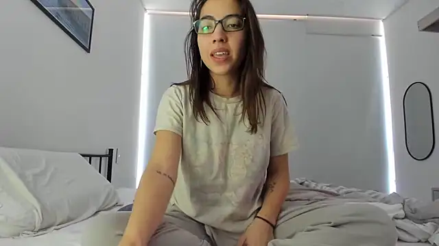 Snapshot of Sophi__a chatting on February 2026 02:43:02 PM Sophi a online show from February 2026 02:43:02 PM