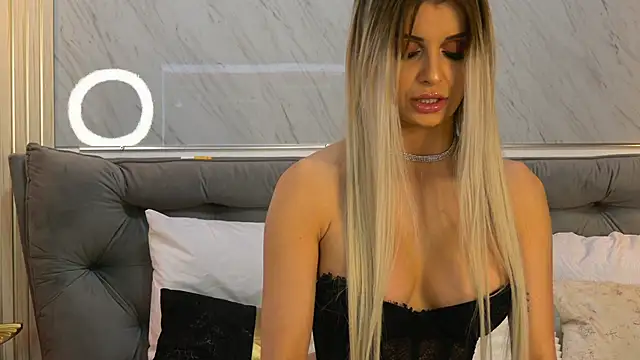 MiaCharm online show from February 2026 09:52:01 PM