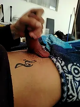 Eduardoxxx51 online show from April 2026 04:19:01 PM