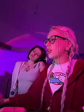 Dooubletroublee online show from May 2026 11:54:01 PM
