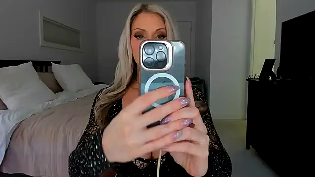 Kymmmy online show from January 2026 09:18:02 PM