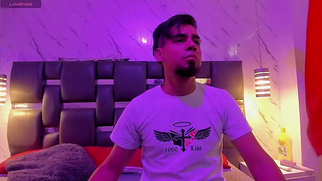 PittAndLunaa online show from March 2026 12:21:02 PM