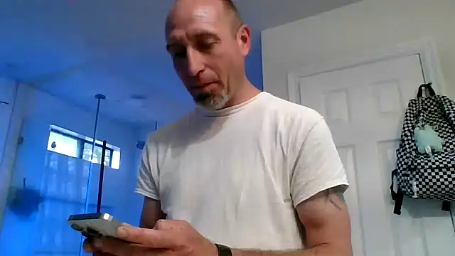 El Gizmo online show from April 2026 06:16:01 PM