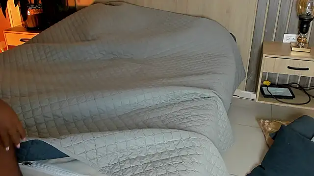 rebeca cortez  online show from March 2026 07:31:01 PM