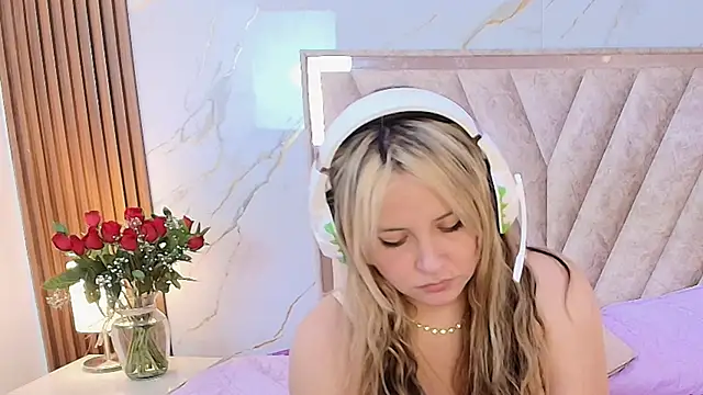 Annie mone online show from January 2026 09:09:02 PM