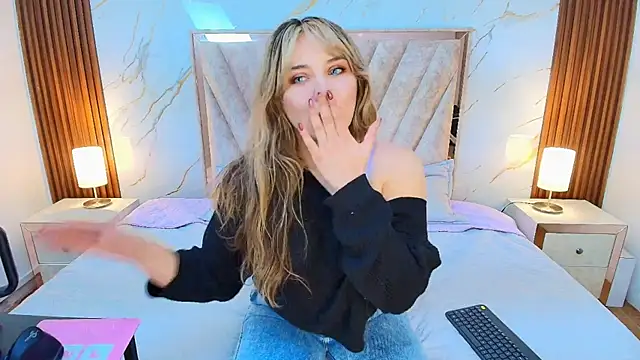 Annie mone online show from April 2026 05:21:02 PM