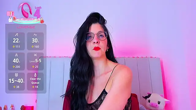 Snapshot of caro_lyne_ chatting on June 2026 07:25:01 PM caro lyne online show from June 2026 07:25:01 PM