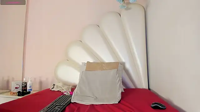 Lorena Hawkins online show from February 2025 01:39:02 PM