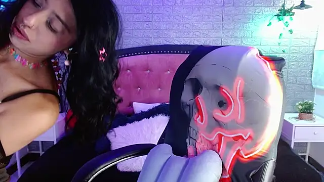 REDHOTTER  online show from March 2026 07:43:02 PM