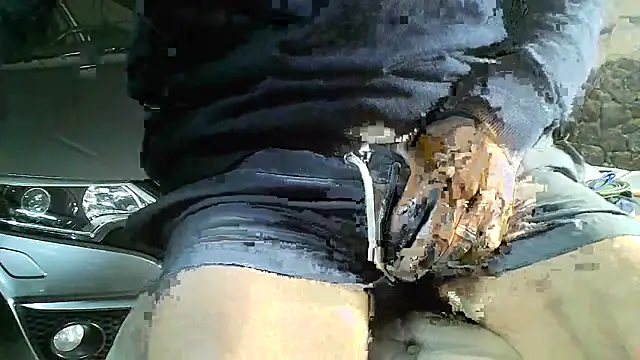 Snapshot of ewuich1 chatting on March 2026 06:40:02 PM ewuich1 online show from March 2026 06:40:02 PM