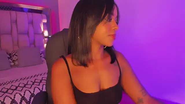 EmilyHaan online show from January 2025 08:04:01 PM