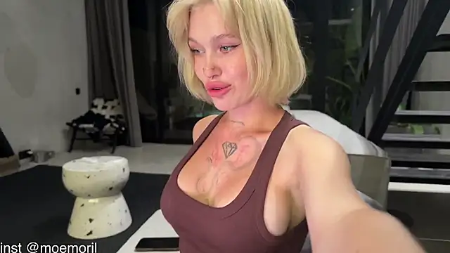 Golden Aline online show from March 2026 02:20:02 PM