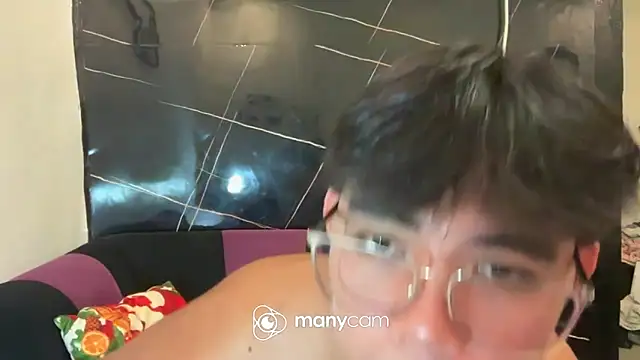 hoenika online show from February 2026 01:59:01 PM