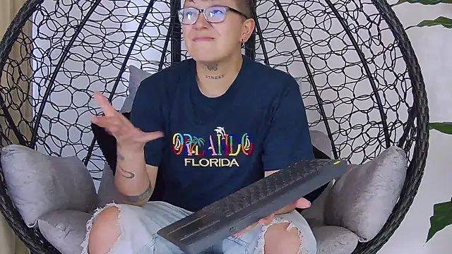 alex noa online show from October 2025 07:14:01 PM