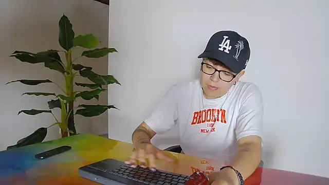 alex noa online show from November 2025 06:07:01 PM